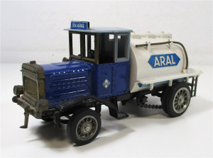 Ziss Werbemodell Henschel Tankwagen Aral 1926 ohne OVP (1998g)