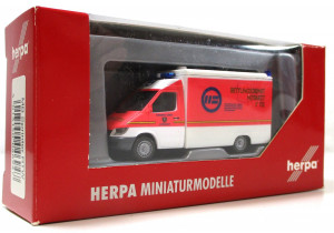 Modellauto H0 1/87 Herpa 046947 MB Sprinter RTW FW Lübeck