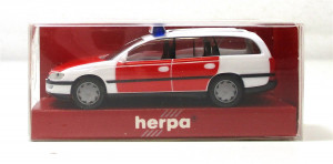 Modellauto H0 1/87 Herpa 042420 Opel Omega Caraven Notarzt