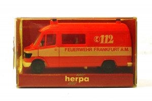 Modellauto H0 1/87 Herpa 004115 MB 207D HD FW Frankfurt