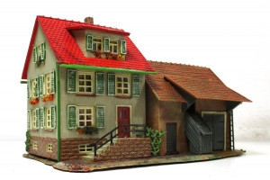 Fertigmodell H0 Faller Bauernhaus mit Nebengebäude