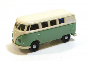 Brekina H0 1/87 VW T1b Bus mint / weiß