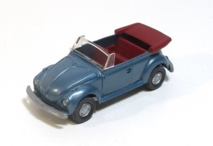 Wiking H0 1/87 VW Käfer 1303 Cabriolet metallic-blau PKW-Modell o. OVP 