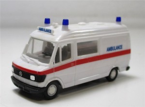 Automodell H0 1/87 Herpa LKW Mercedes-Benz 207D Ambulance (22/86)