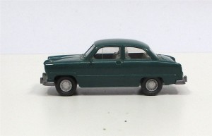 Wiking H0 1/87 Ford Taunus 12m kieferngrün PKW-Modell  o. OVP (8-13)