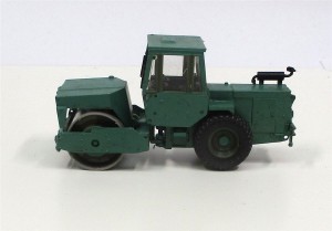Kibri 1/87 Strassenwalze grün o. OVP (105-3)