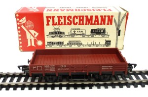 Spur H0 Fleischmann 5011 Niederbordwagen braun  OVP  (3392k)