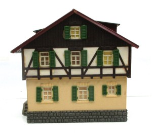 Spur H0 Kibri Fachwerkhaus mit Dacherkern Fertigmodell 