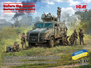 ICM 1:35 DS3521 Before the assault. Eastern Ukraine 2022