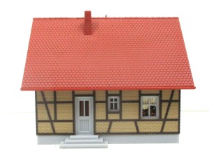 Spur H0 Faller Fertigmodell Fachwerk-Einfamilienhaus (I)