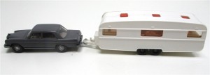 Wiking H0 1/87 Mercedes 200 + Wohnwagen Modell o. OVP  (75-2)
