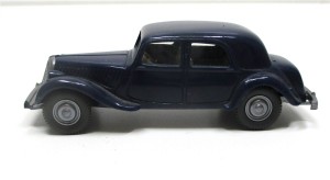 Wiking H0 1/87 Citroen 15 SIX PKW-Modell o. OVP  (75-24)