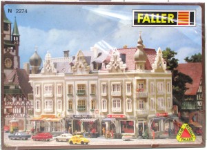 Spur N Faller 2274 Häuerzeile Schillerstraße Bausatz  (2801k)