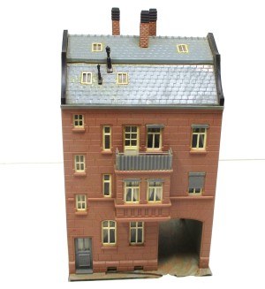 Spur H0 Kibri Stadthaus m. Tordurchfahrt (II) Fertigmodell
