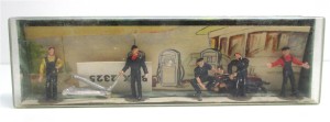 Spur H0 Merten 2325 Tankestelle & Werkstattpersonal Figuren OVP (6027k)
