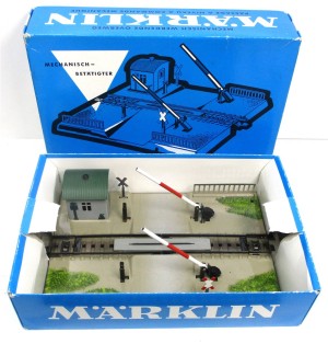 Märklin H0 7390 Bahnübergang mechanisch M-Gleis OVP (451k)