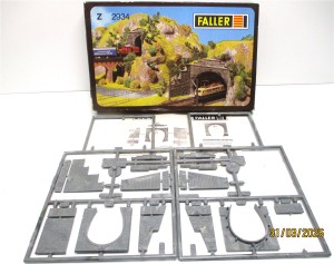 Faller Z 2919 Bausatz Tunnelportale, unvollständig OVP  (804L)