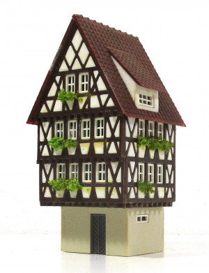 Spur H0 Fertigmodell kleines Fachwerkhaus/Altstadthaus (H0-1032D)